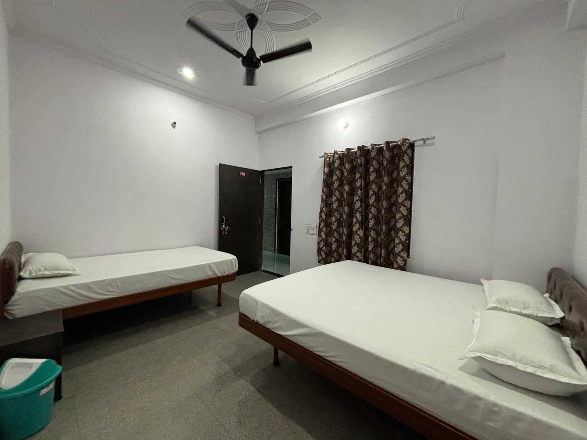 Hotel Raghunath Palace Khatu Экстерьер фото
